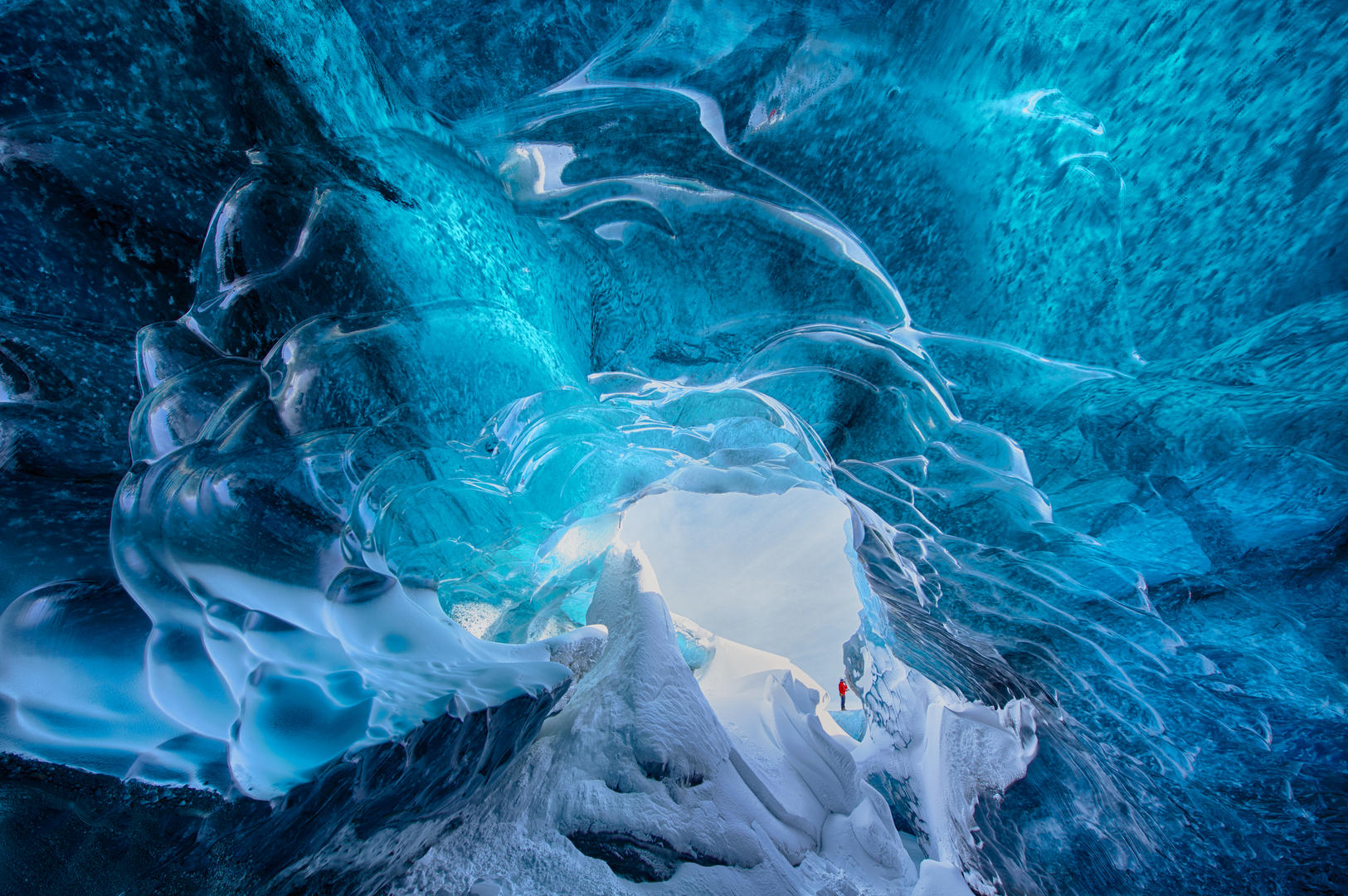 Deep frozen. Лед девять. Ice Cave. Ice Cave Wallpaper Android. Al Art Ice Swim while watching the Aurora in Iceland.