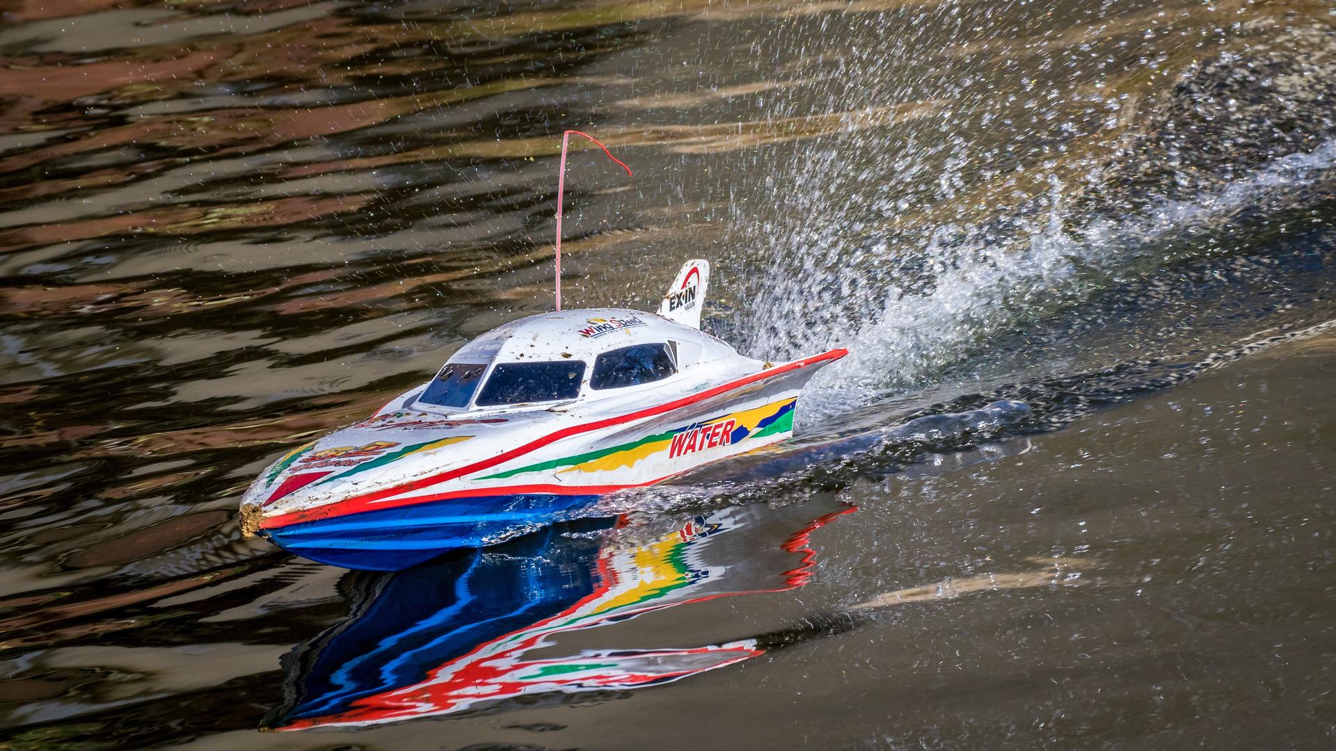 Radio-controlled Model Boats - General Photo Contest 