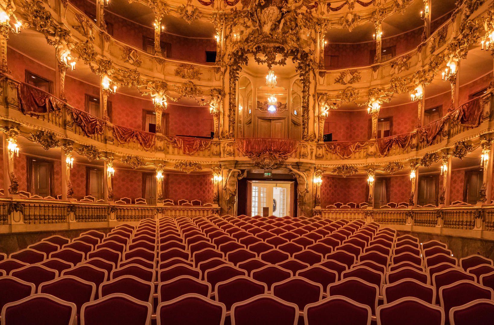 the-inside-of-a-theatre-in-colour-interiors-photo-contest