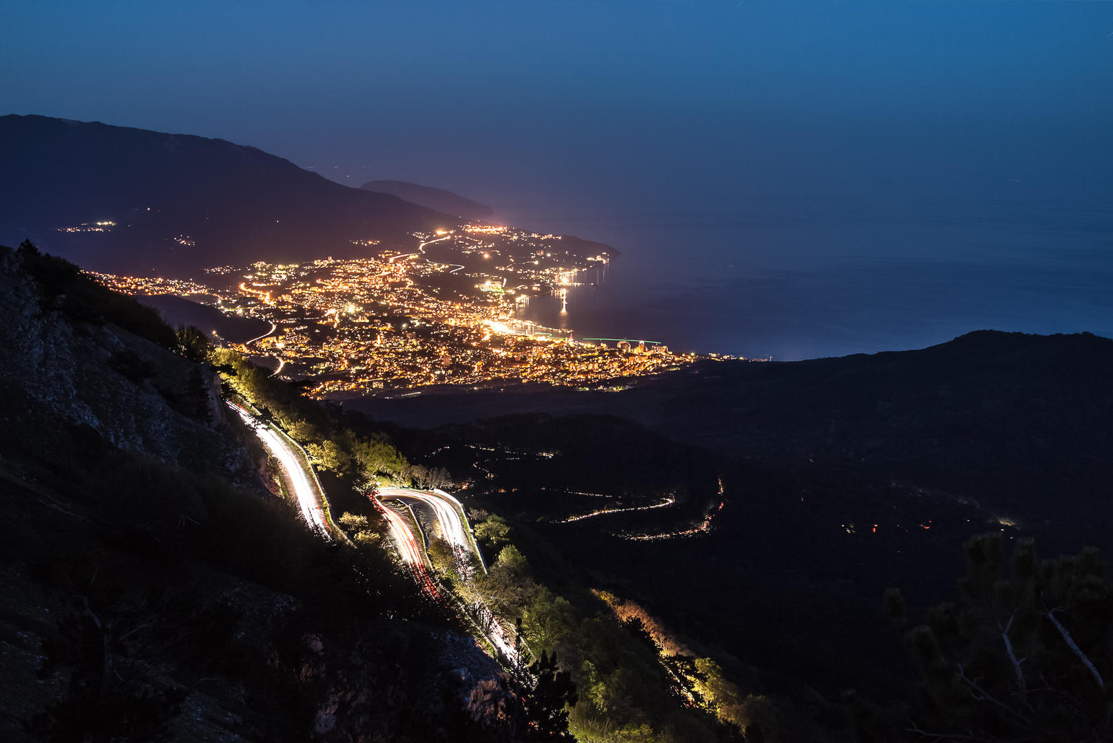 Гора ай Петри в Крыму ночью