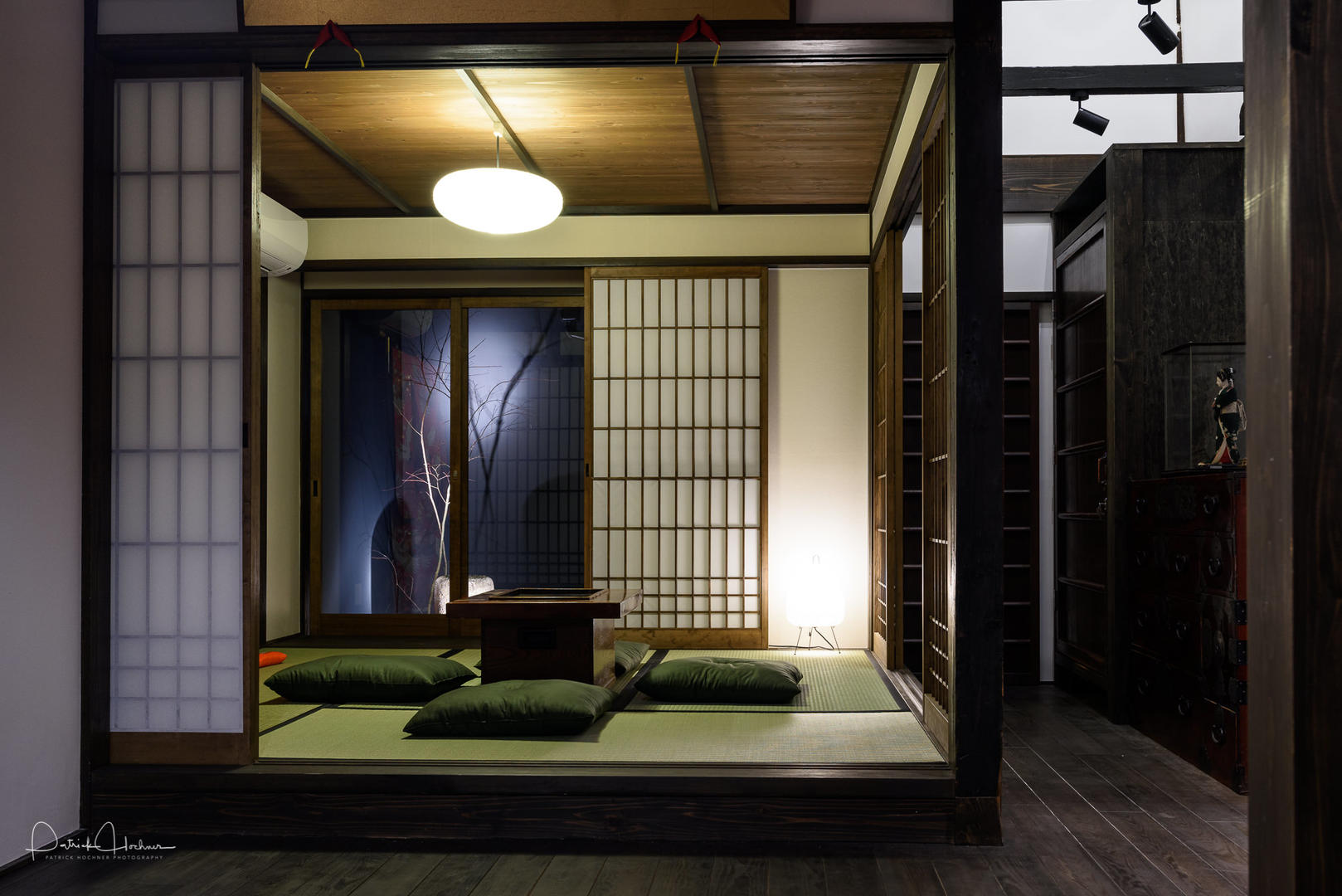 Inside a Machiya, old townhouse in Kyoto by Patosan | Photocrowd photo ...